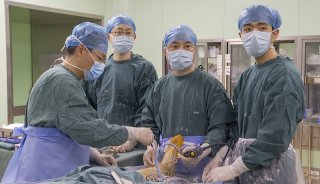 【中国徐州网】徐州仁慈医院：利用踝关节镜和骨科机器人联合手术，骨折复位固定效果更好，损伤更小