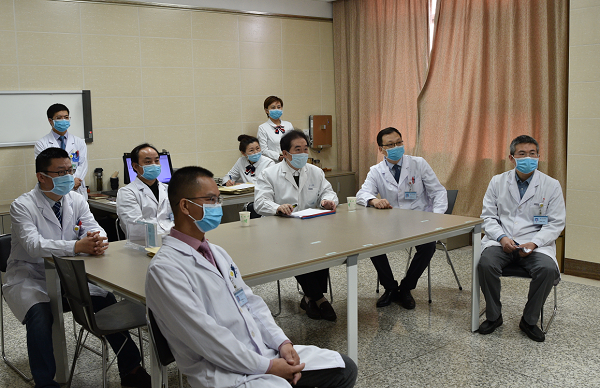 中国肿瘤整形外科学奠基者和创始人周晓教授莅临仁慈医院进行学术指导