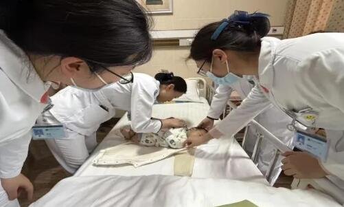 <a href='http://www.xzrcyy.com/' target='_blank'><u>徐州仁慈医院</u></a>